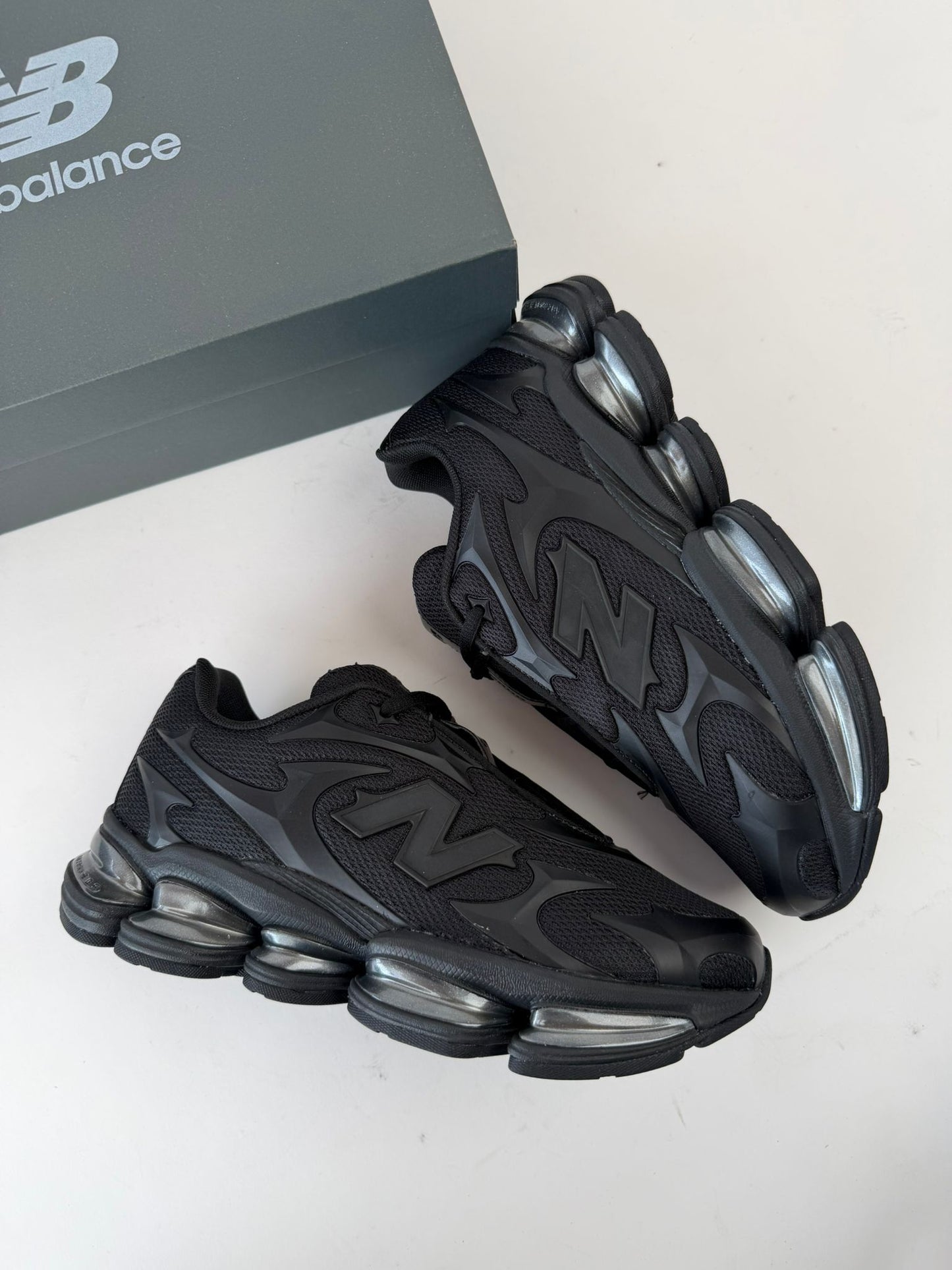 New Balance 2000 negras