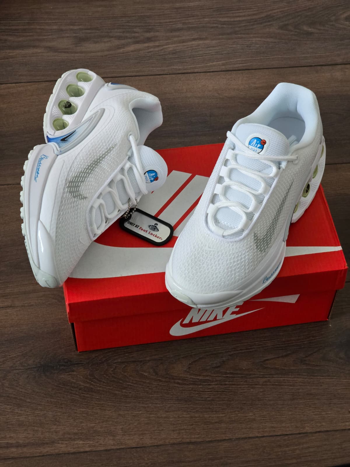 Air max dn blanco logo nike gris