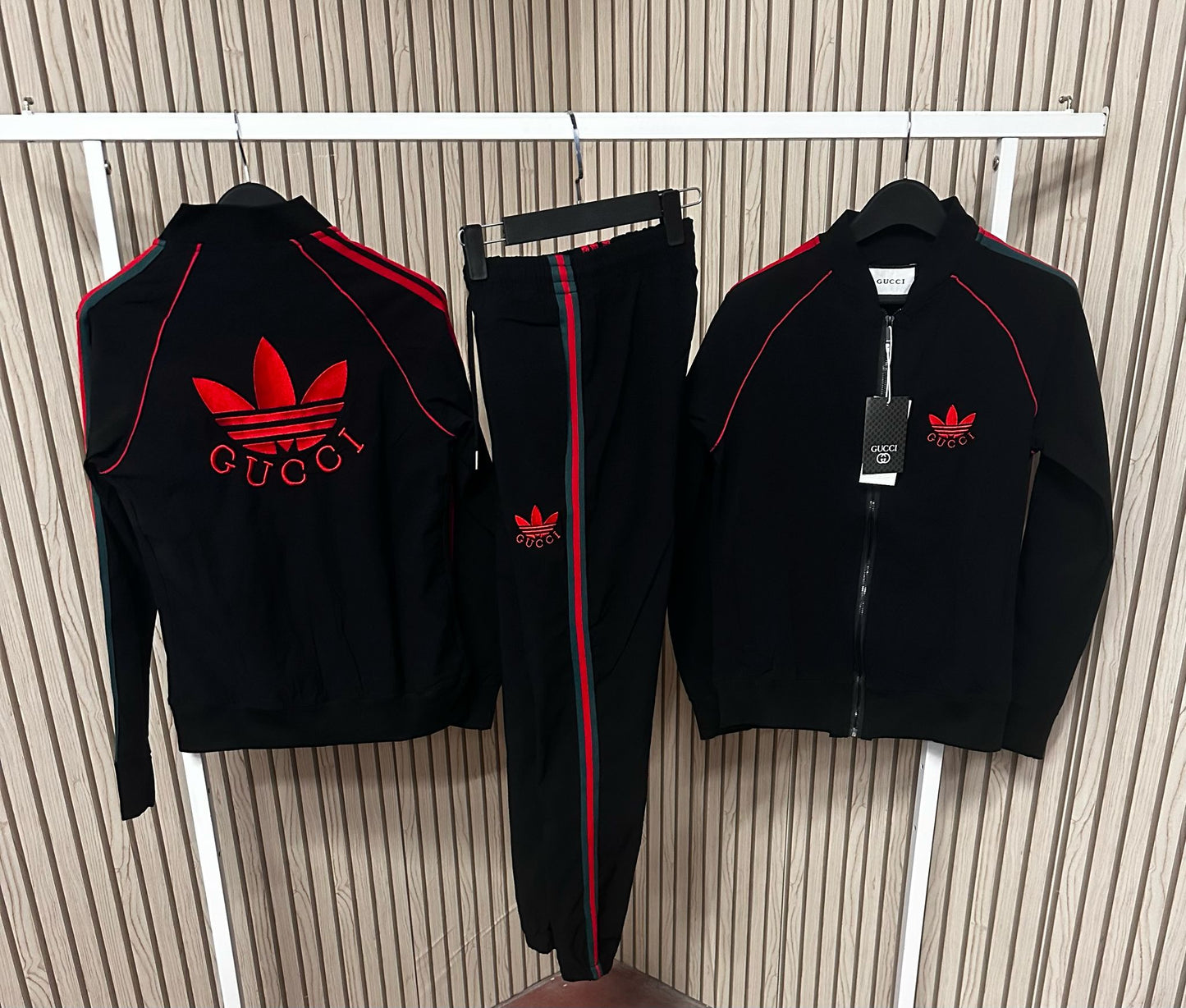 Chándal gucci Adidas negro y rojo