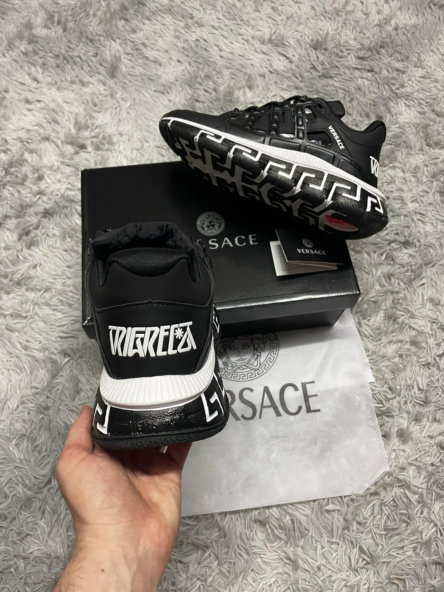 Versace chain negras detalles blancos