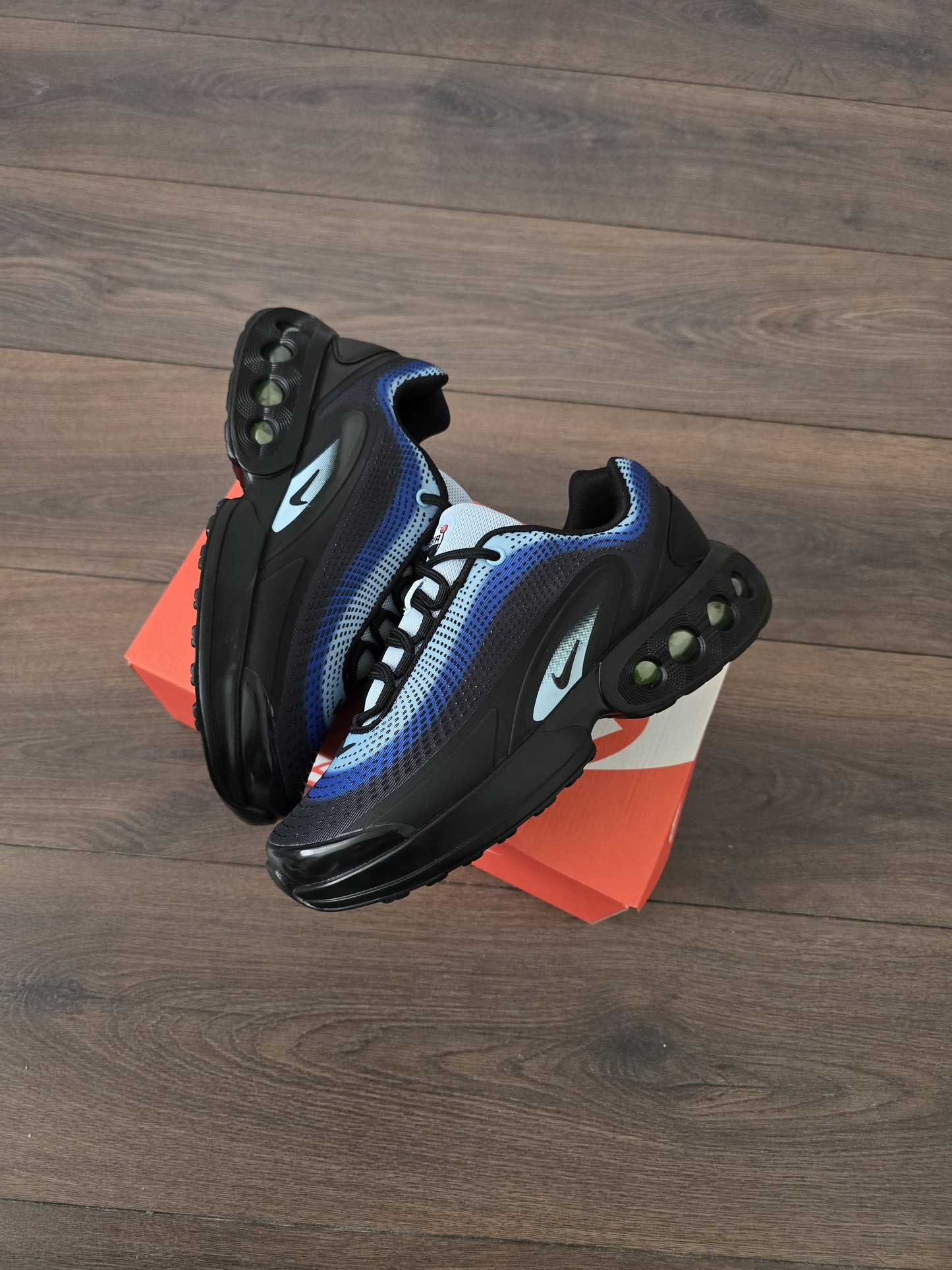 Nike dn negra azul