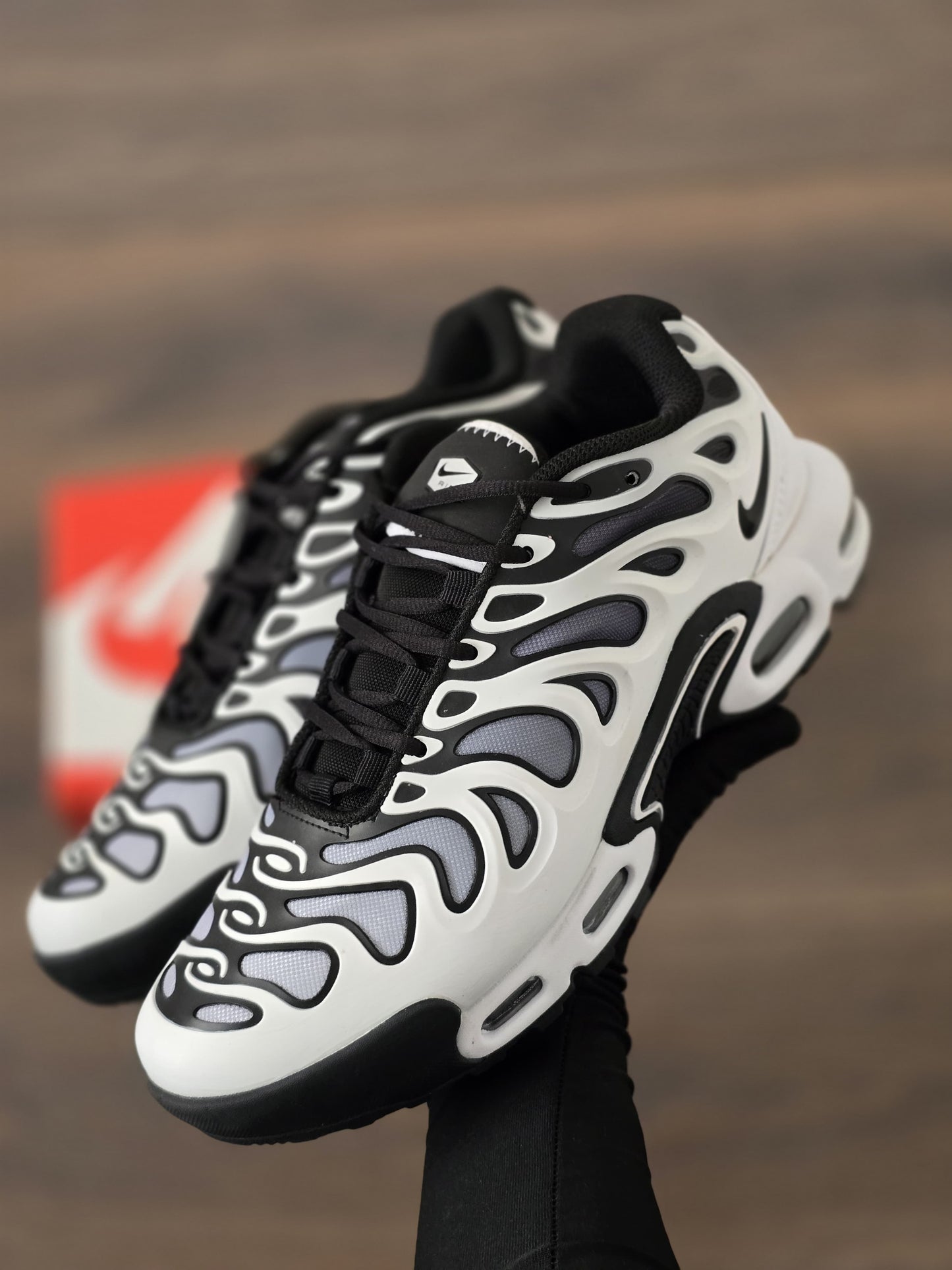 Air max plus drift blanca negra