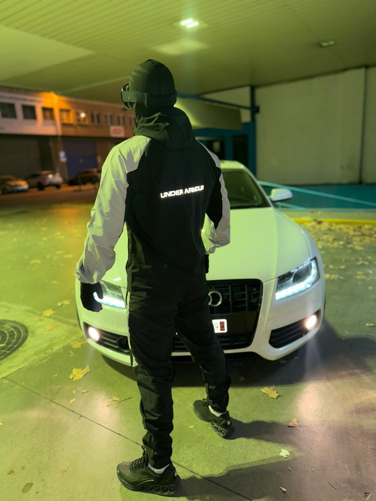 Chandal under armour negro logo blanco