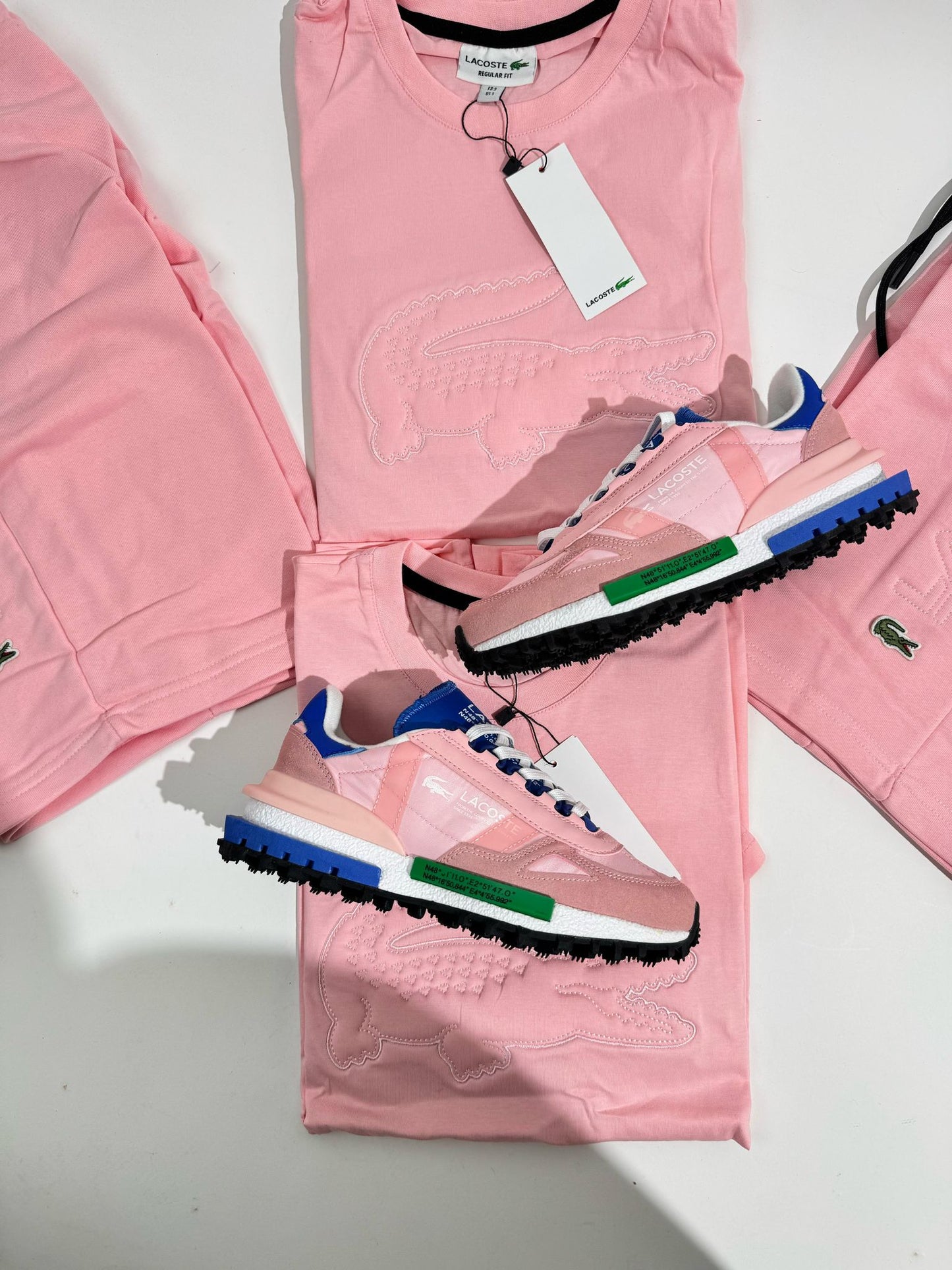 Zapatillas Lacoste Elite Active rosa detalles verdes y azules