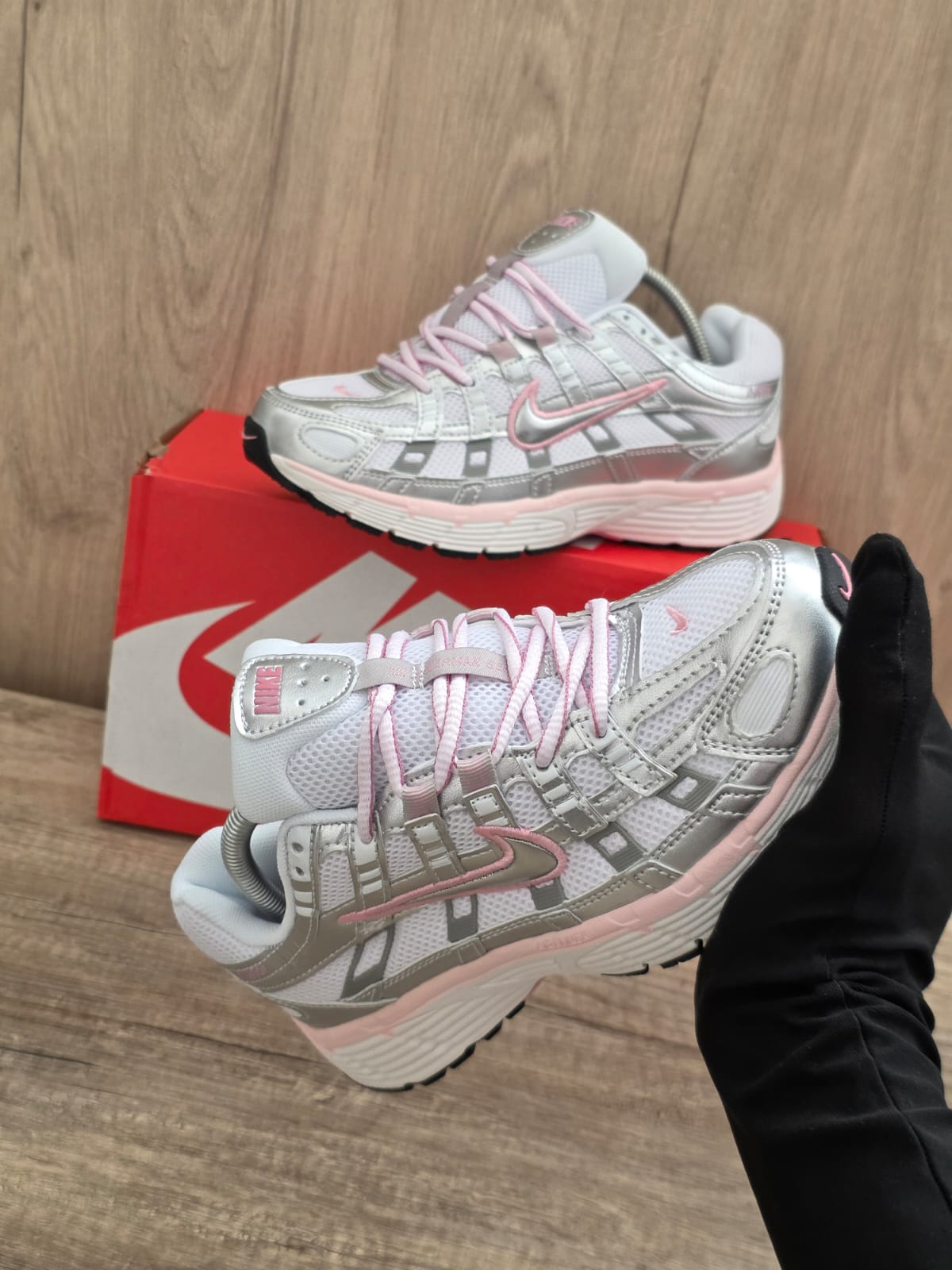 Nike p-6000 blanca gris rosa