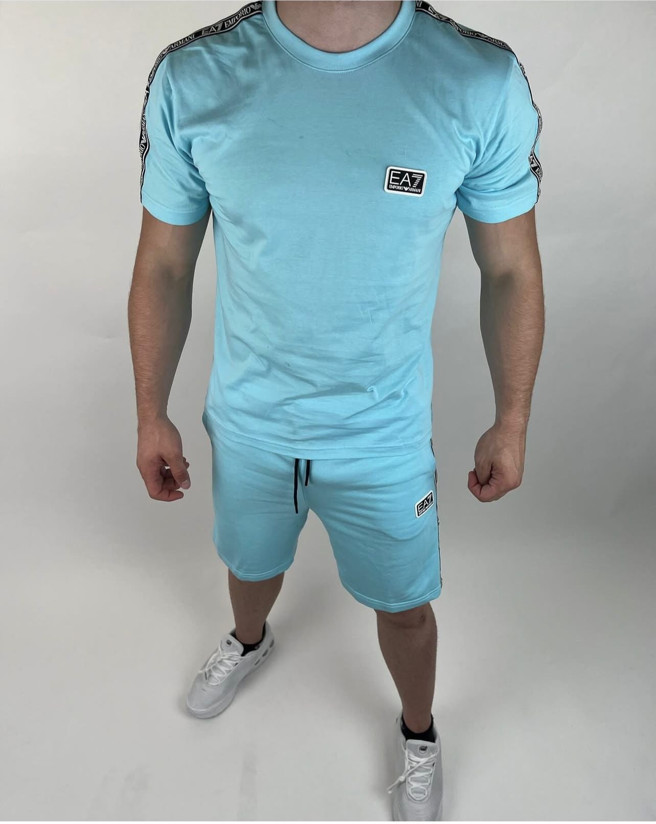 CONJUNTO armani azul claro logo gris