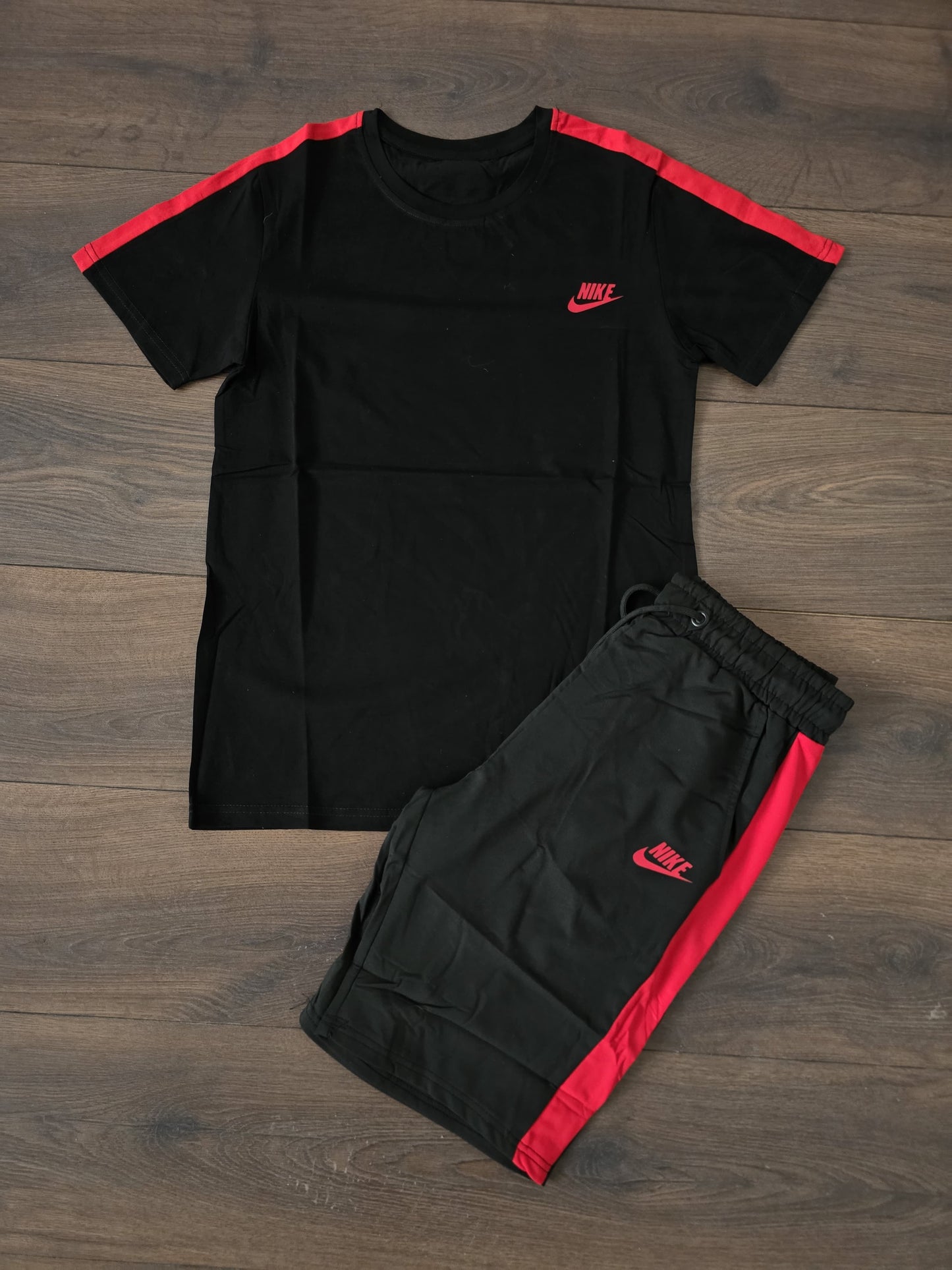 Conjunto nike verano negro laterales rojo