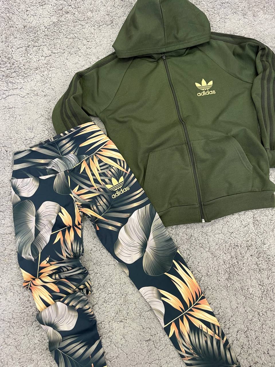 CHANDAL ADIDAS verde logo amarillo mallas