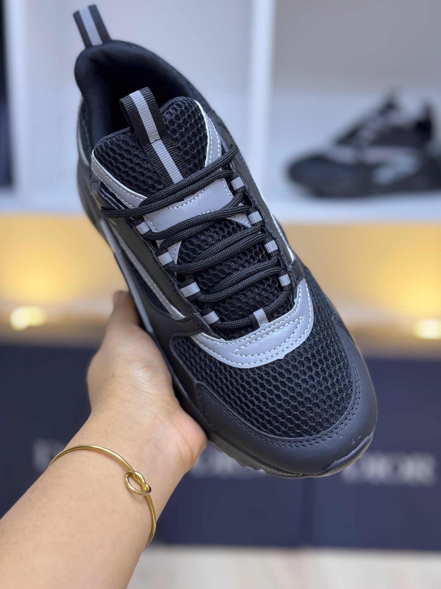 Dior B22 negra detalles grises