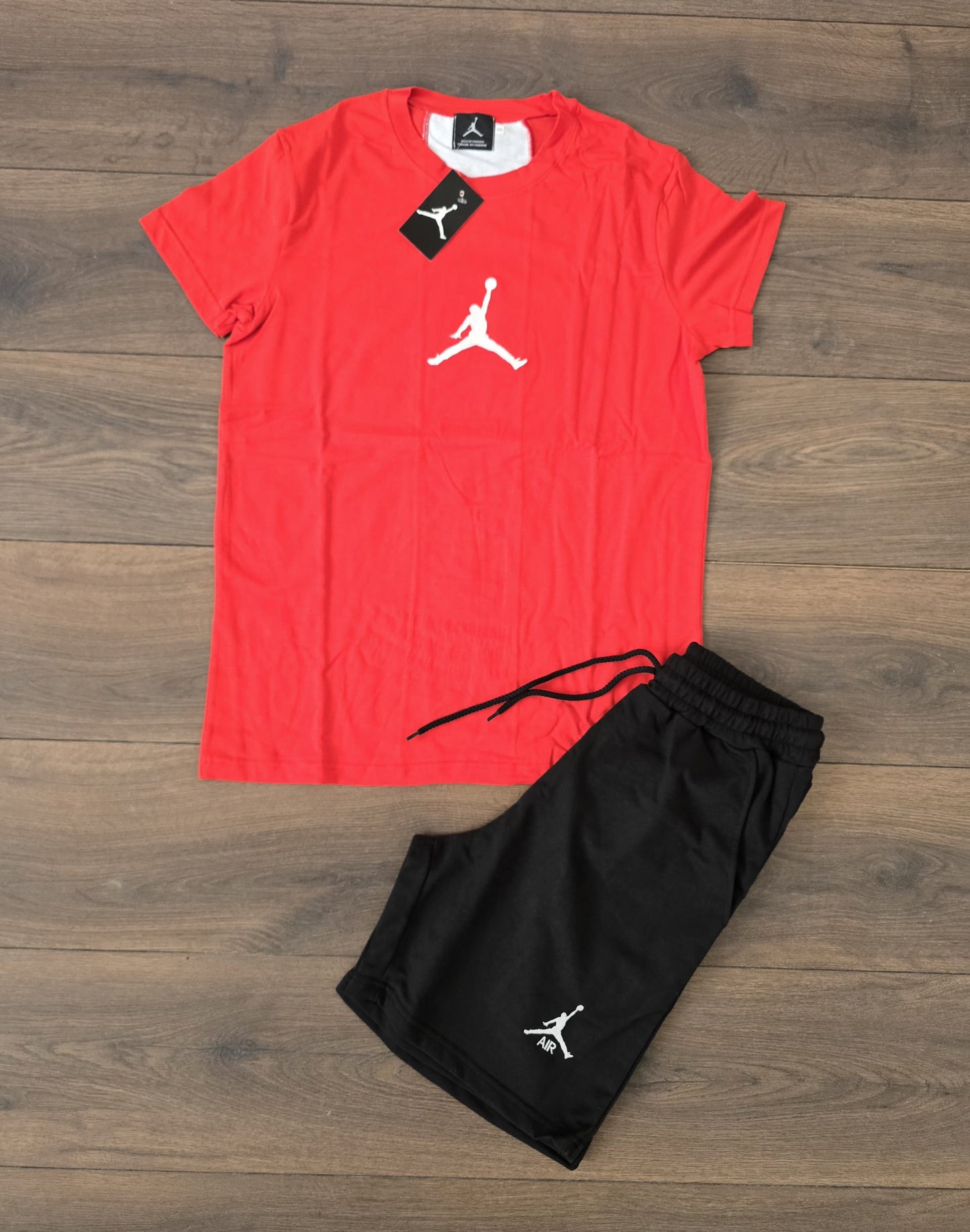 Conjunto verano jordan rojo logo central
