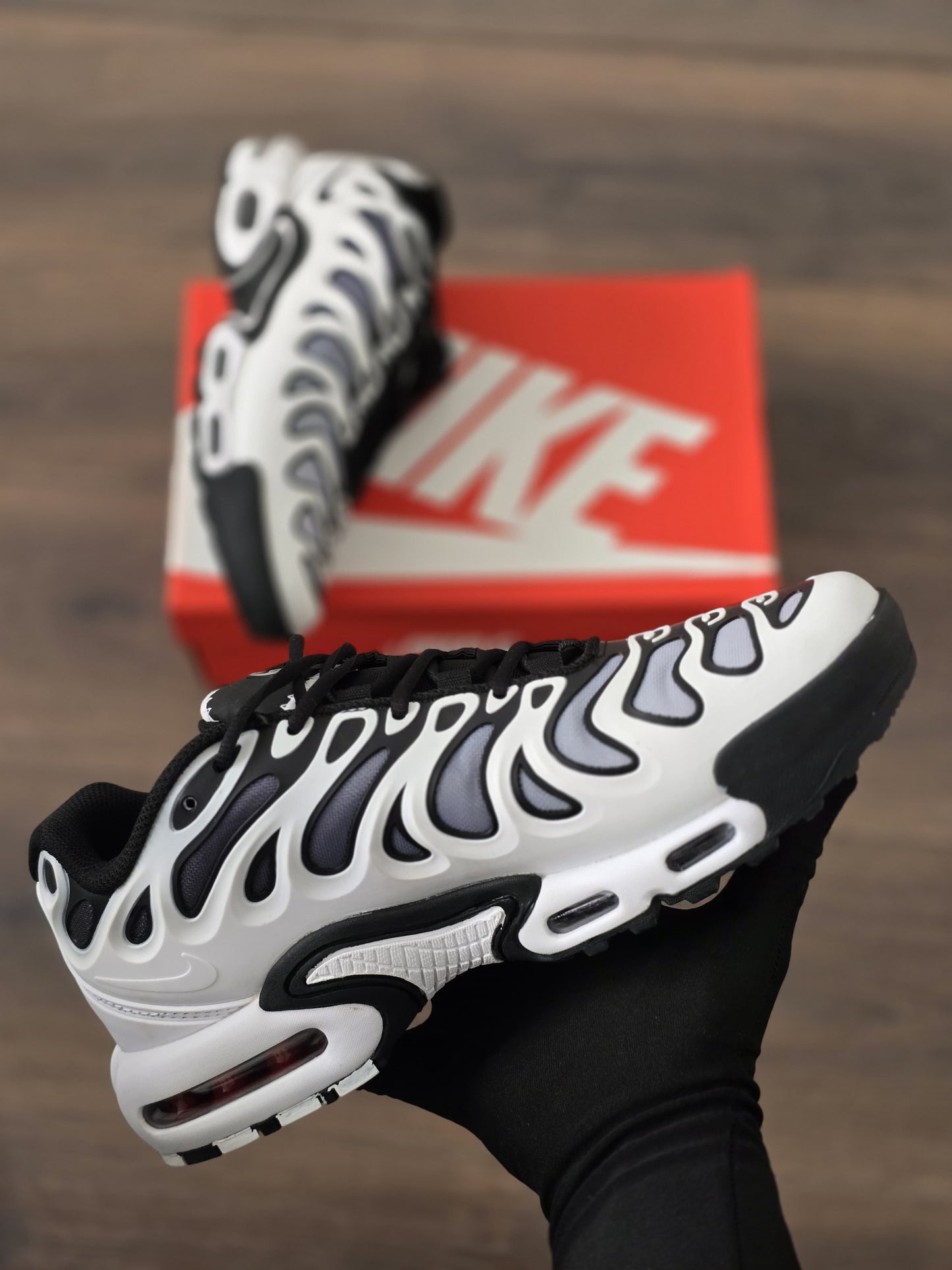 Air max plus drift blanca negra