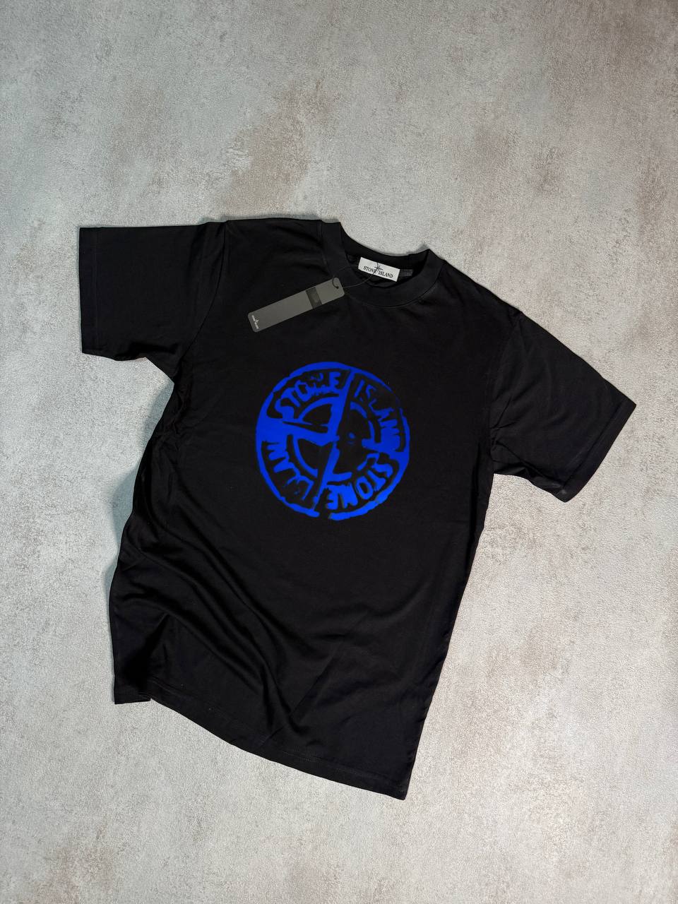 Camiseta Stone Island negro logo azul desgastado