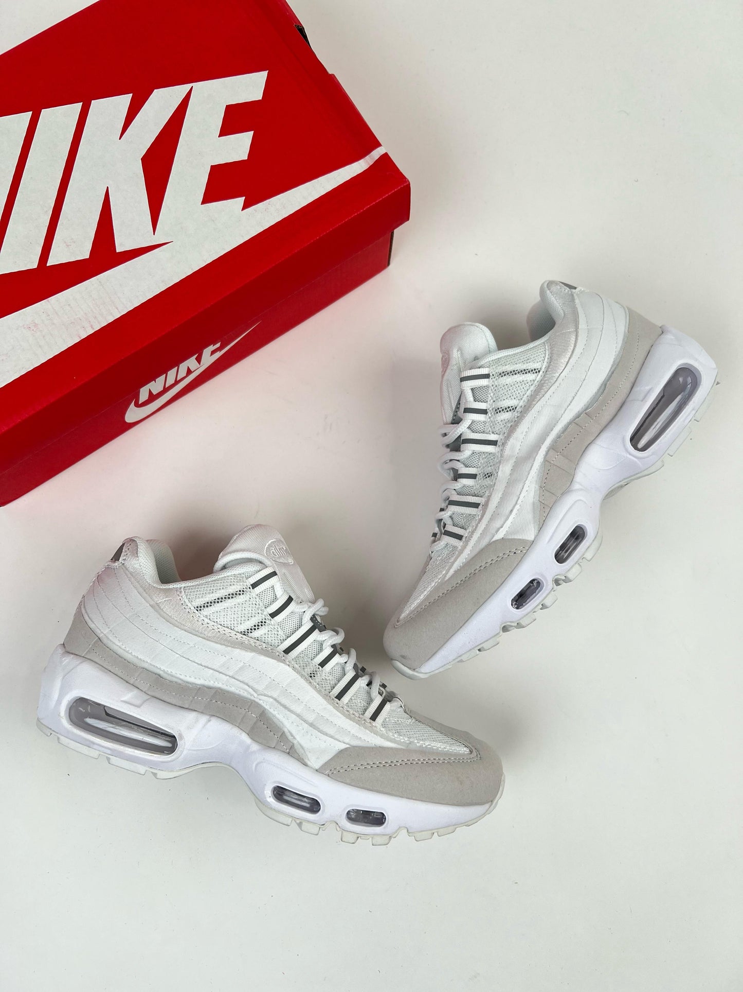 Air max 95 blancas detalles grises