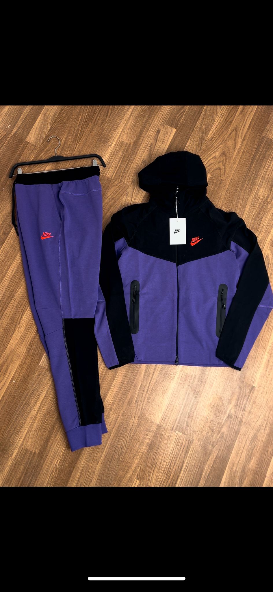 Nike tech morado y negro