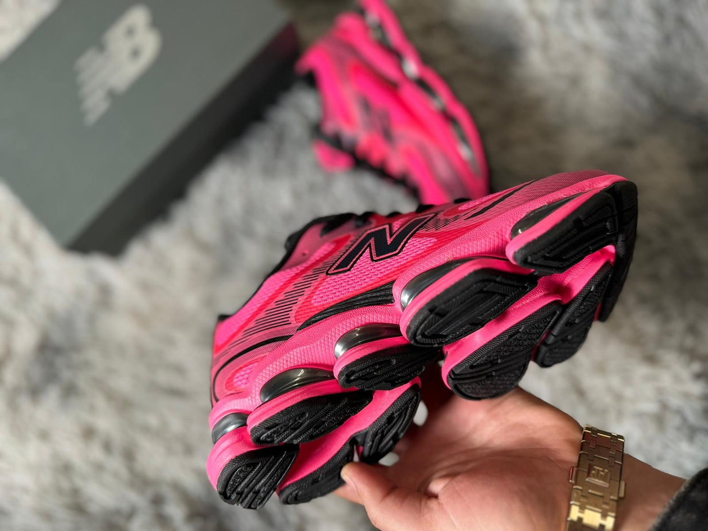 New Balance 2000 rosas detalles negros