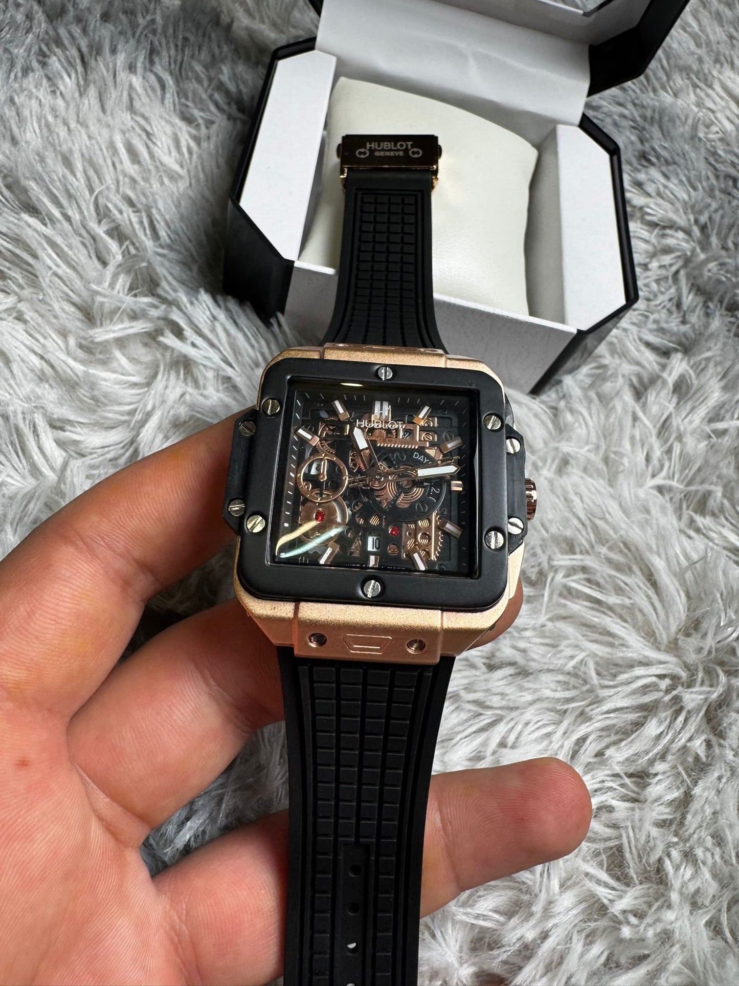 RELOJ HUBLOT NEGRO Y BRONCE CORREA NEGRO