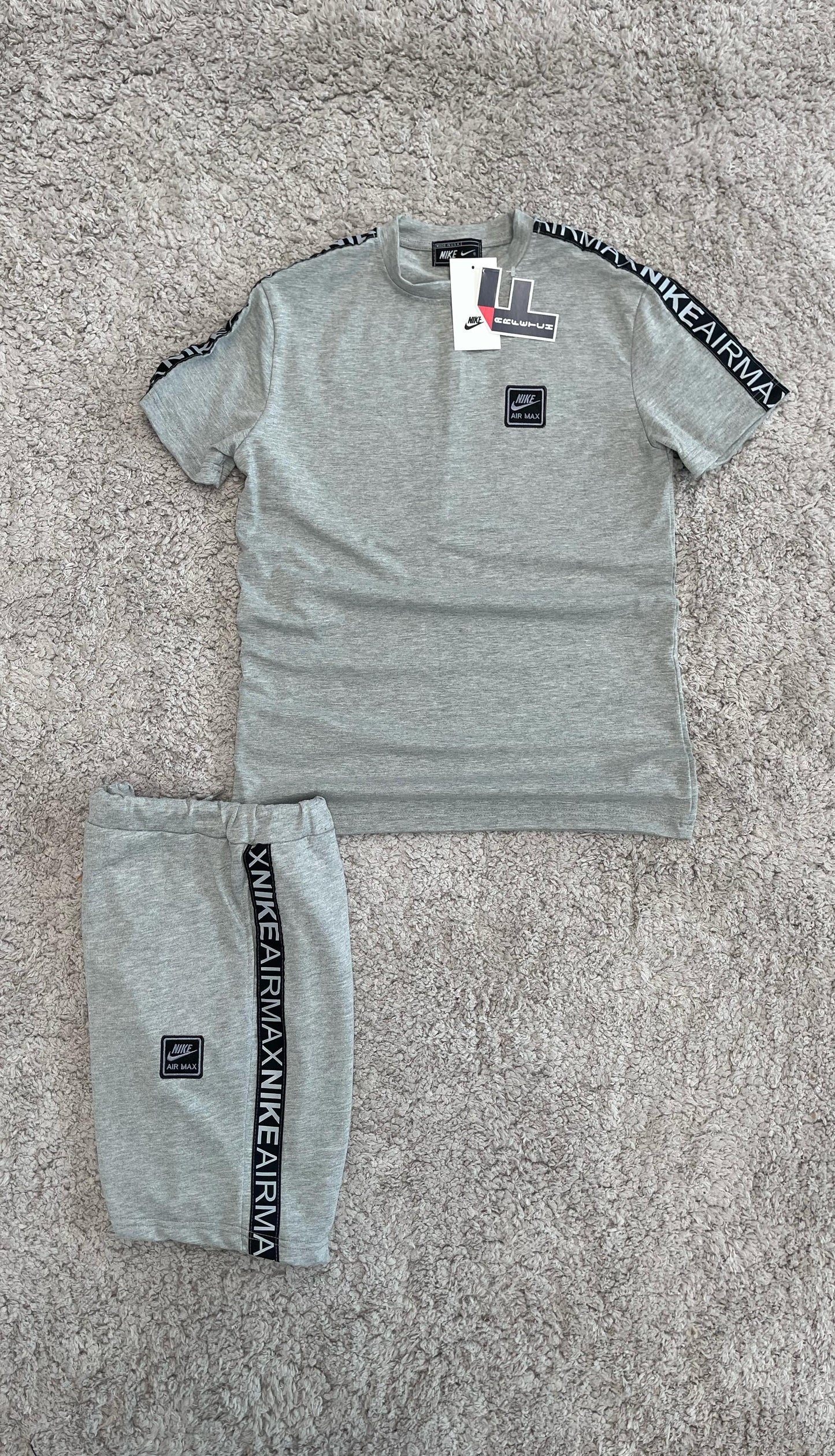 CONJUNTO Nike air max gris logo gris