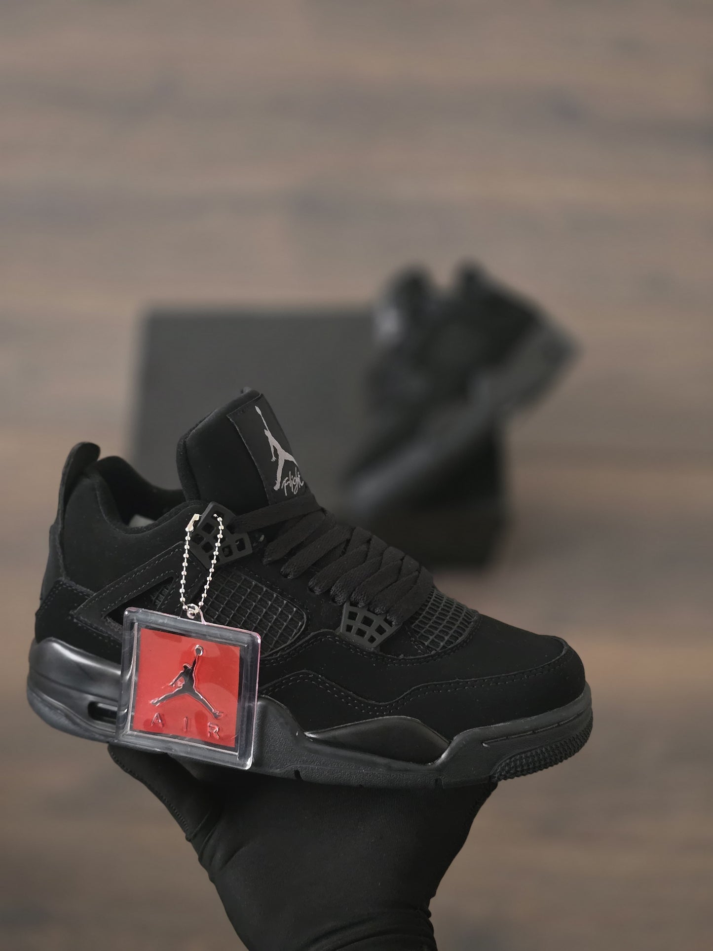 Jordan 4 negra