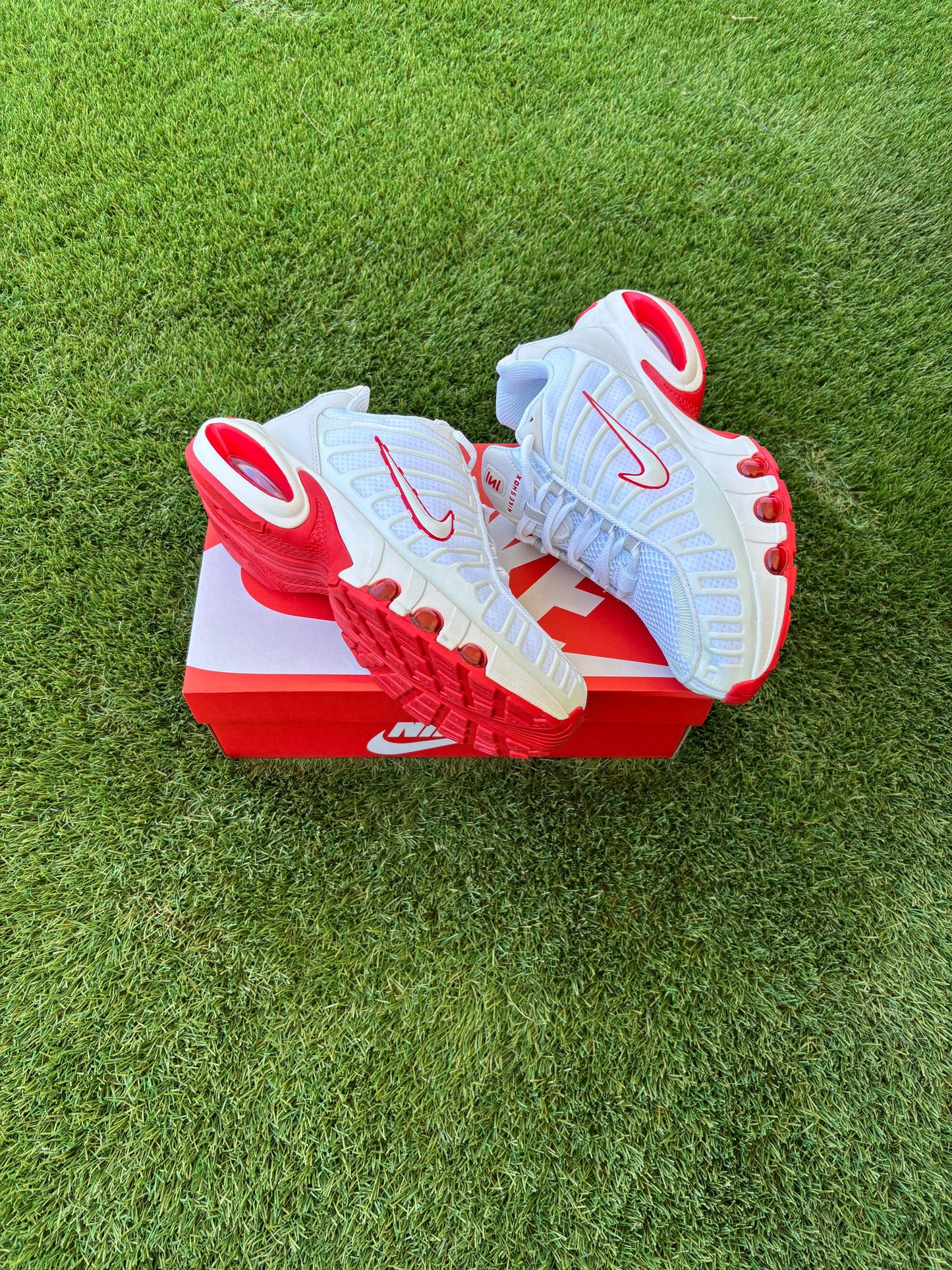 Shox blancos detalles rojos