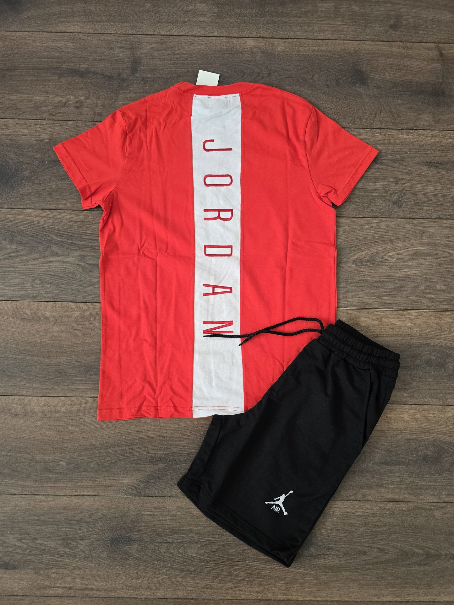 Conjunto verano jordan rojo logo central