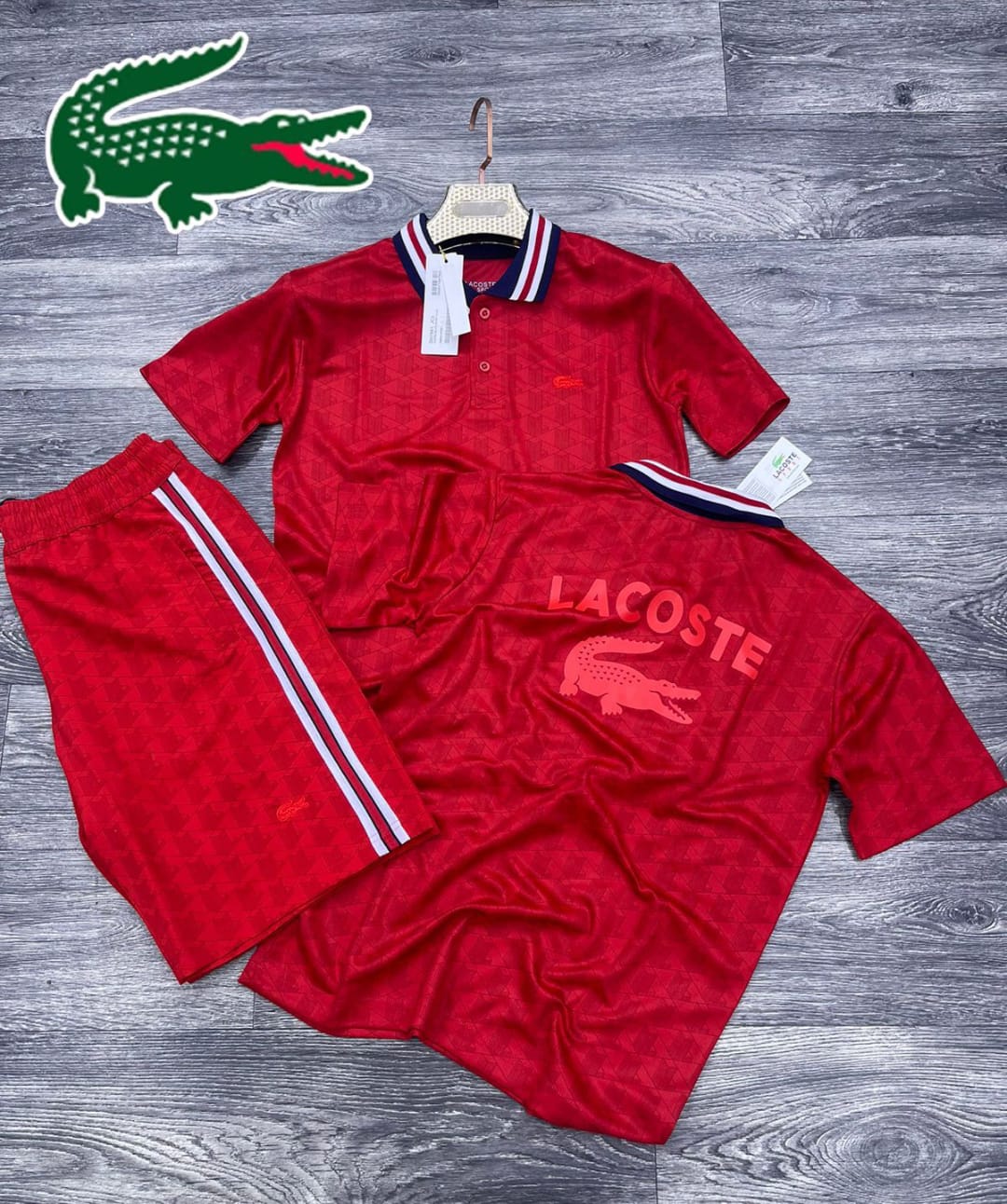 Conjunto Lacoste rojo logo rojo grande en espalda