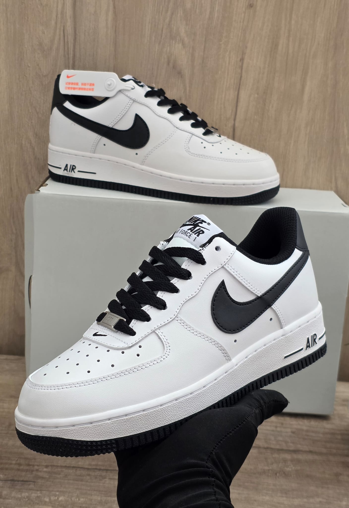 Force blanca logo y suela negra