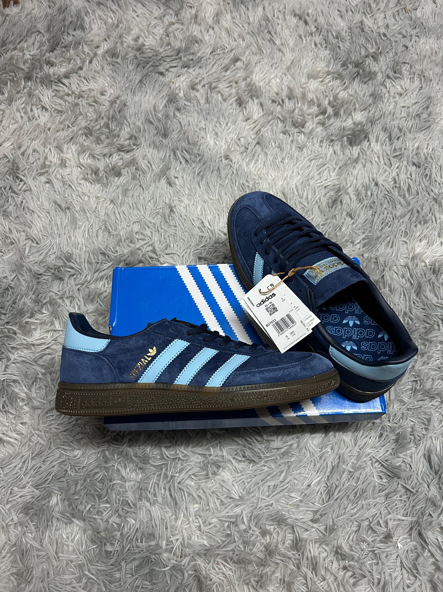 ADIDAS SPEZIAL azules logo dorado