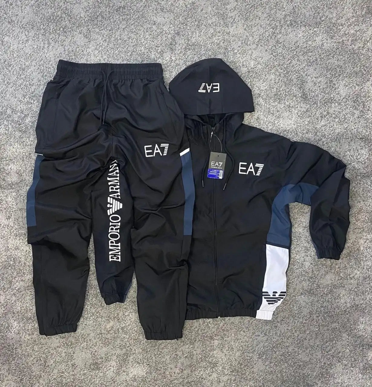 Chandal armani negro logo blanco detalles azules