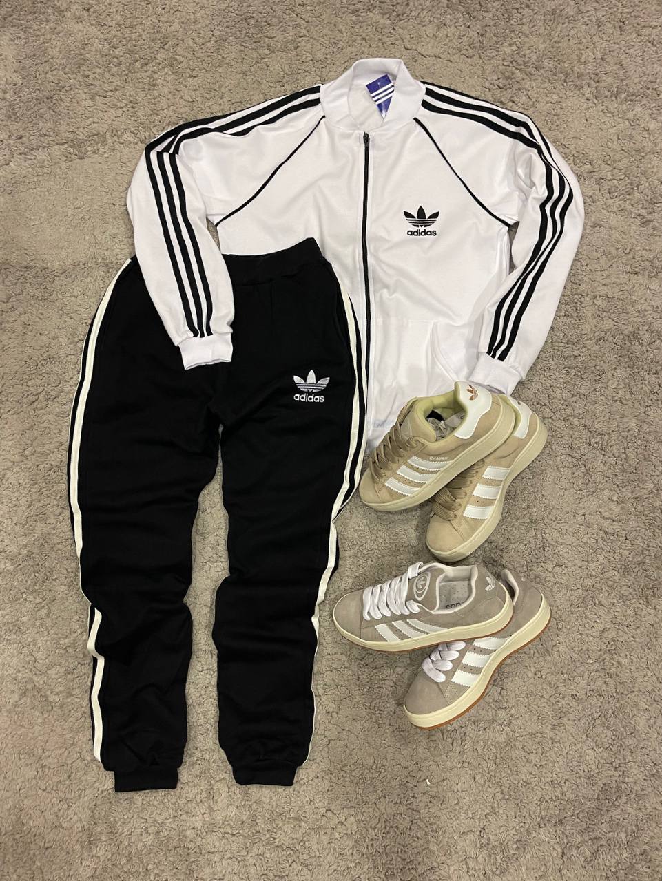 CHANDAL ADIDAS BLANCO Y NEGRO LOGO NEGRO