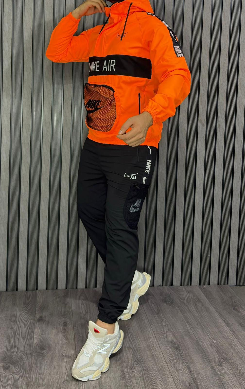 Chandal nike naranja y negro logo blanco