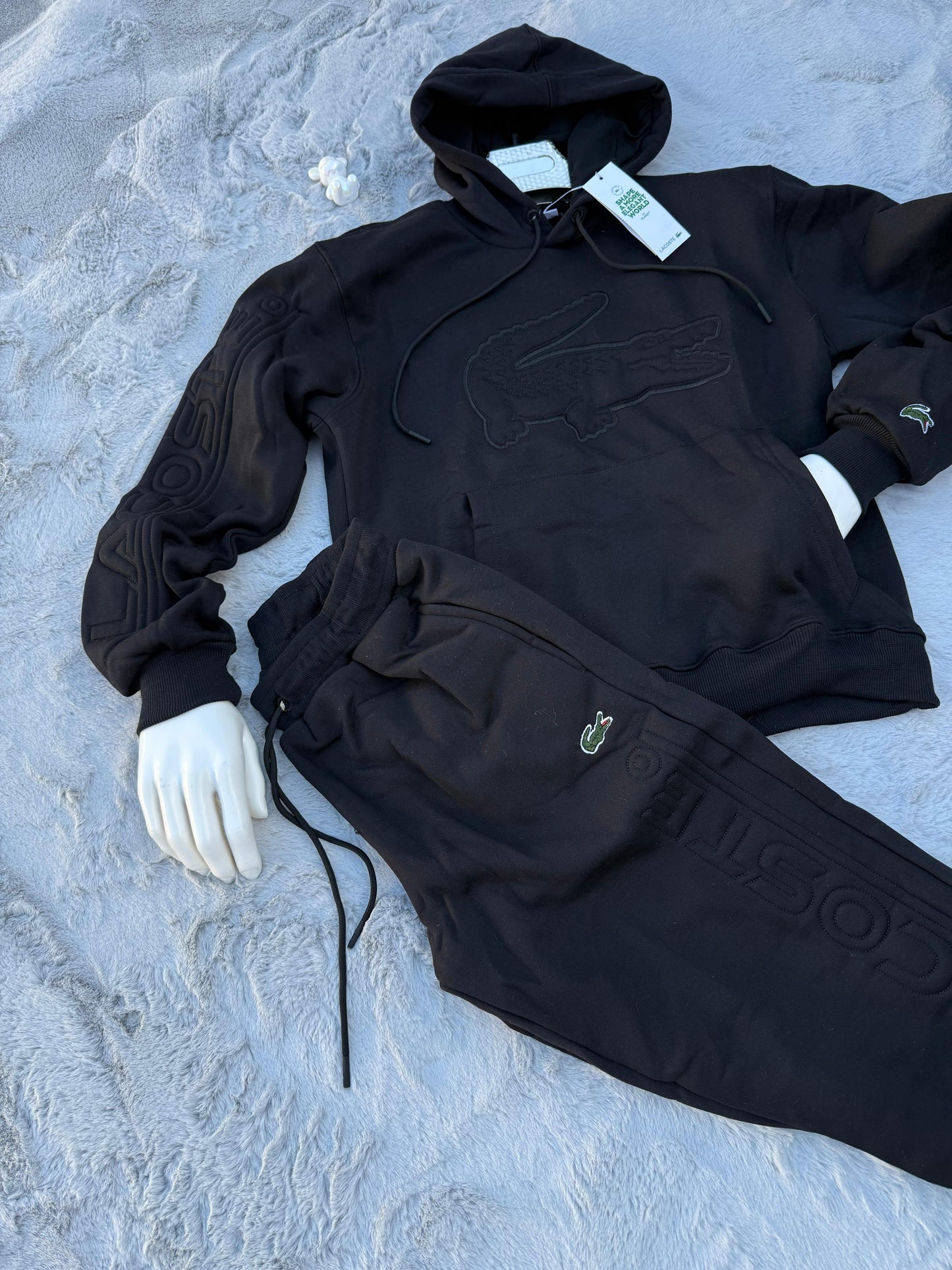 Chandal Lacoste negro logo en grande