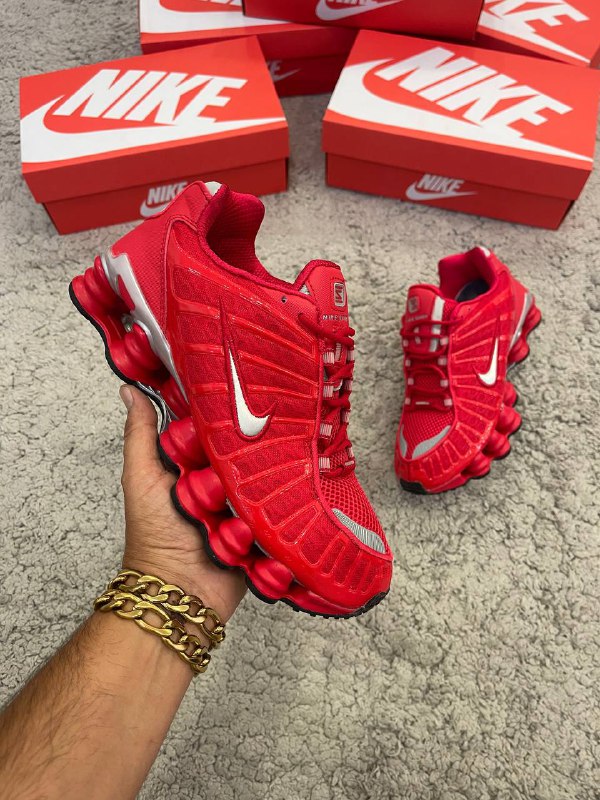 Shox rojas logo blanco detalles grises