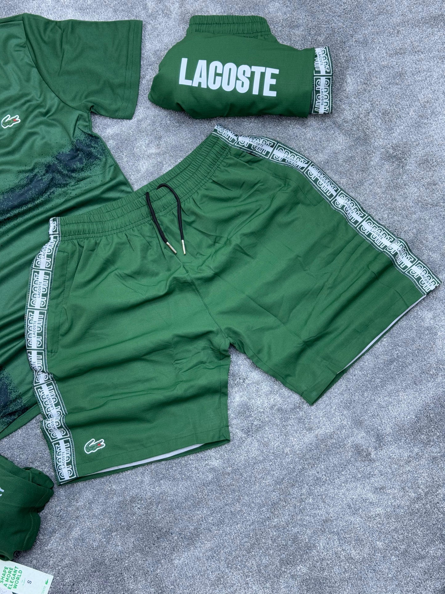Conjunto corto lacoste verde logo verde