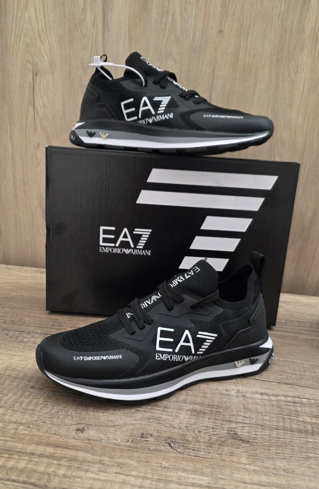 Emporio armani negra suela blanca
