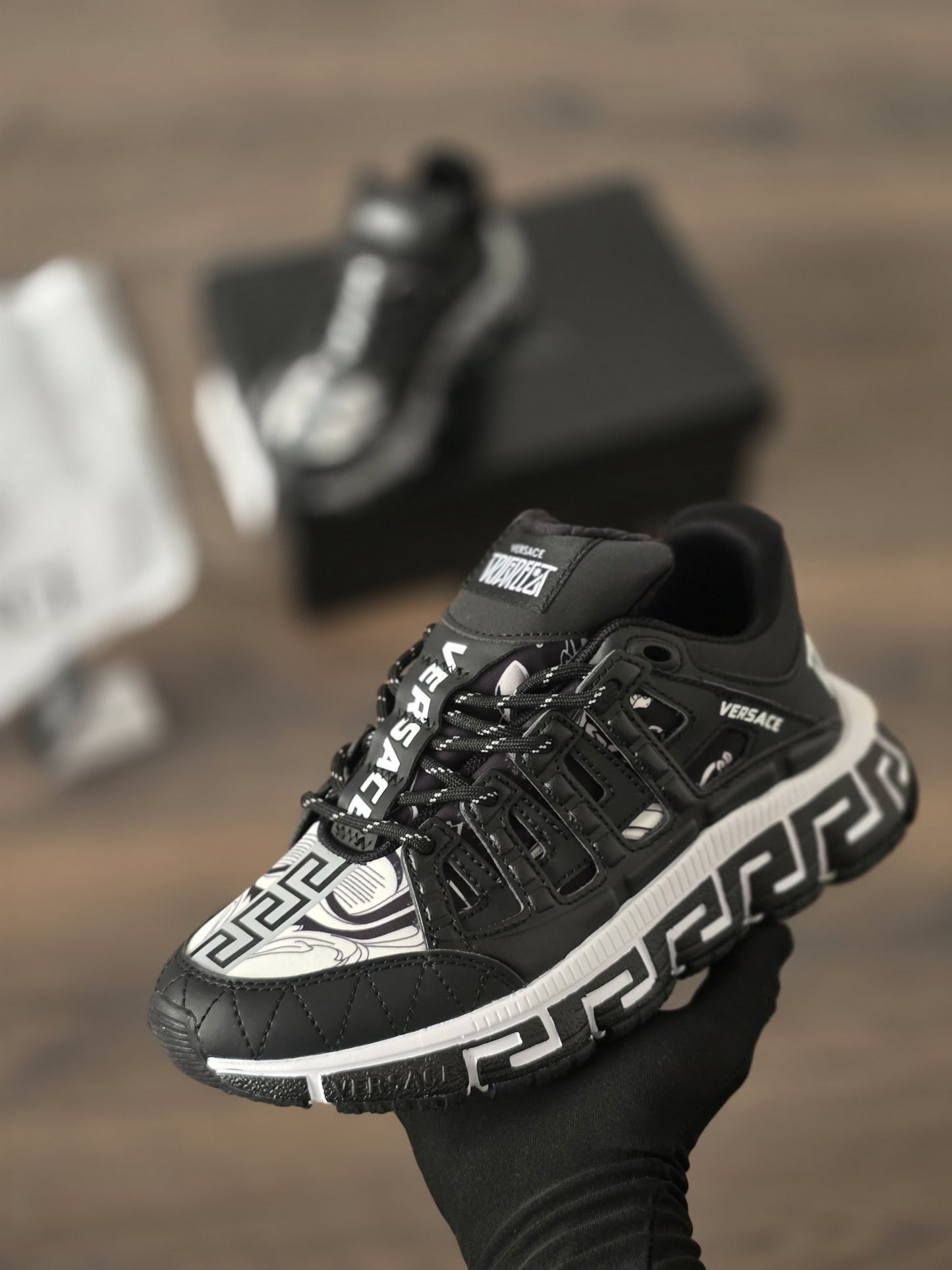 Zapas versace negra