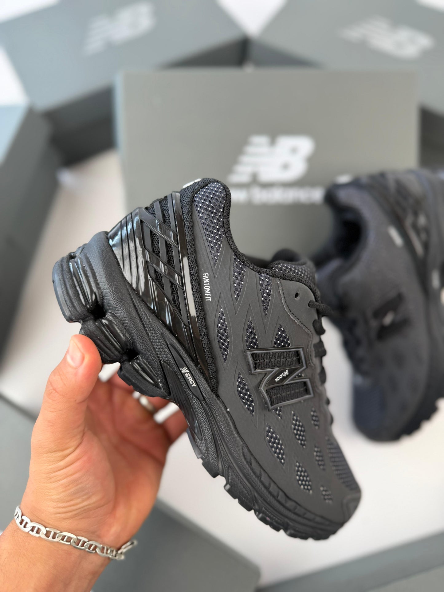 New Balance 1906R negras