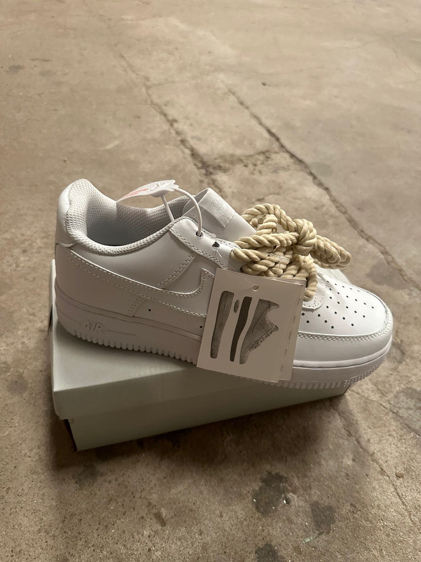Air force blanca cordones gordos beige
