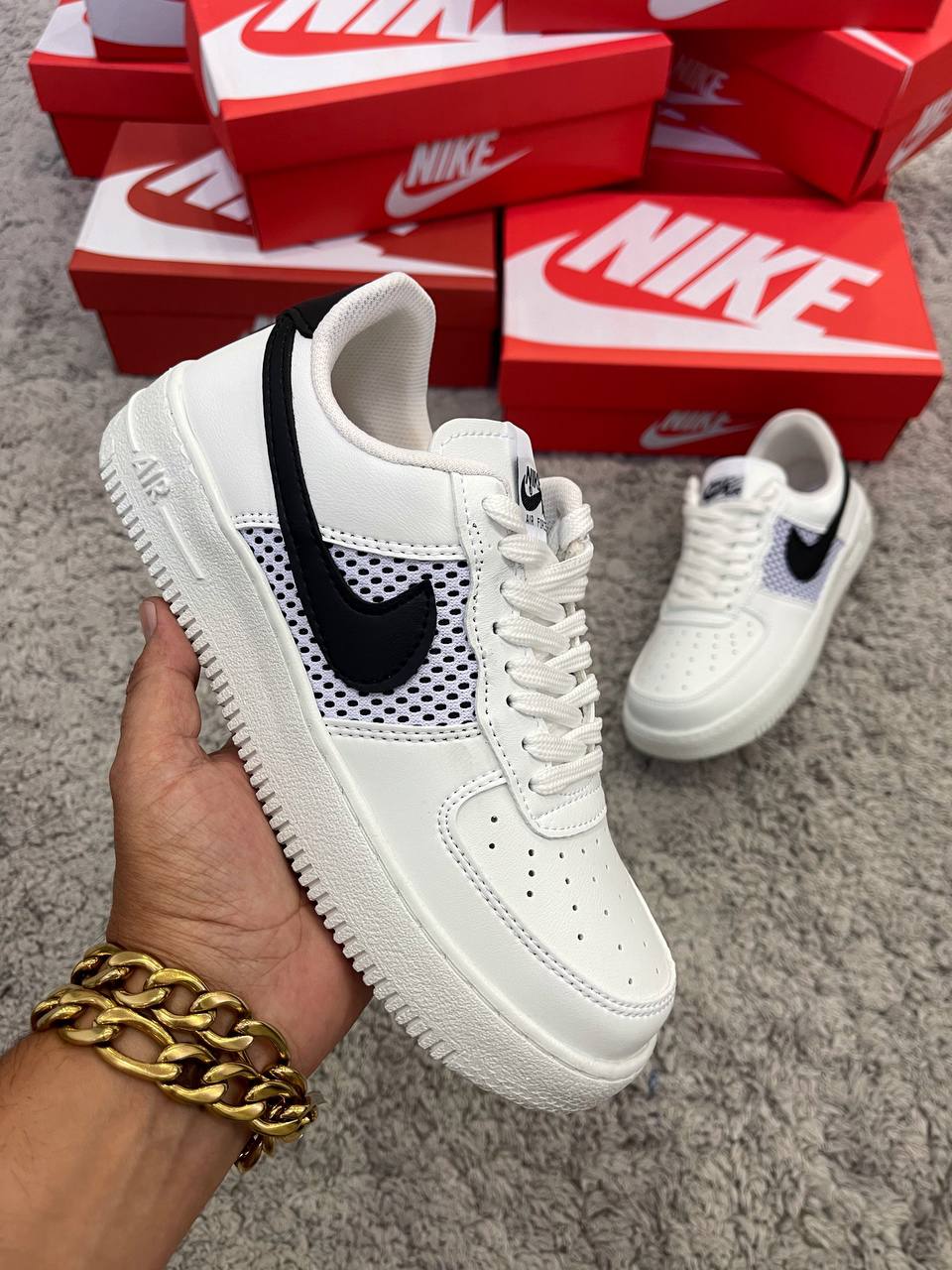 AIR FORCE 1 blancas logo negro rejilla