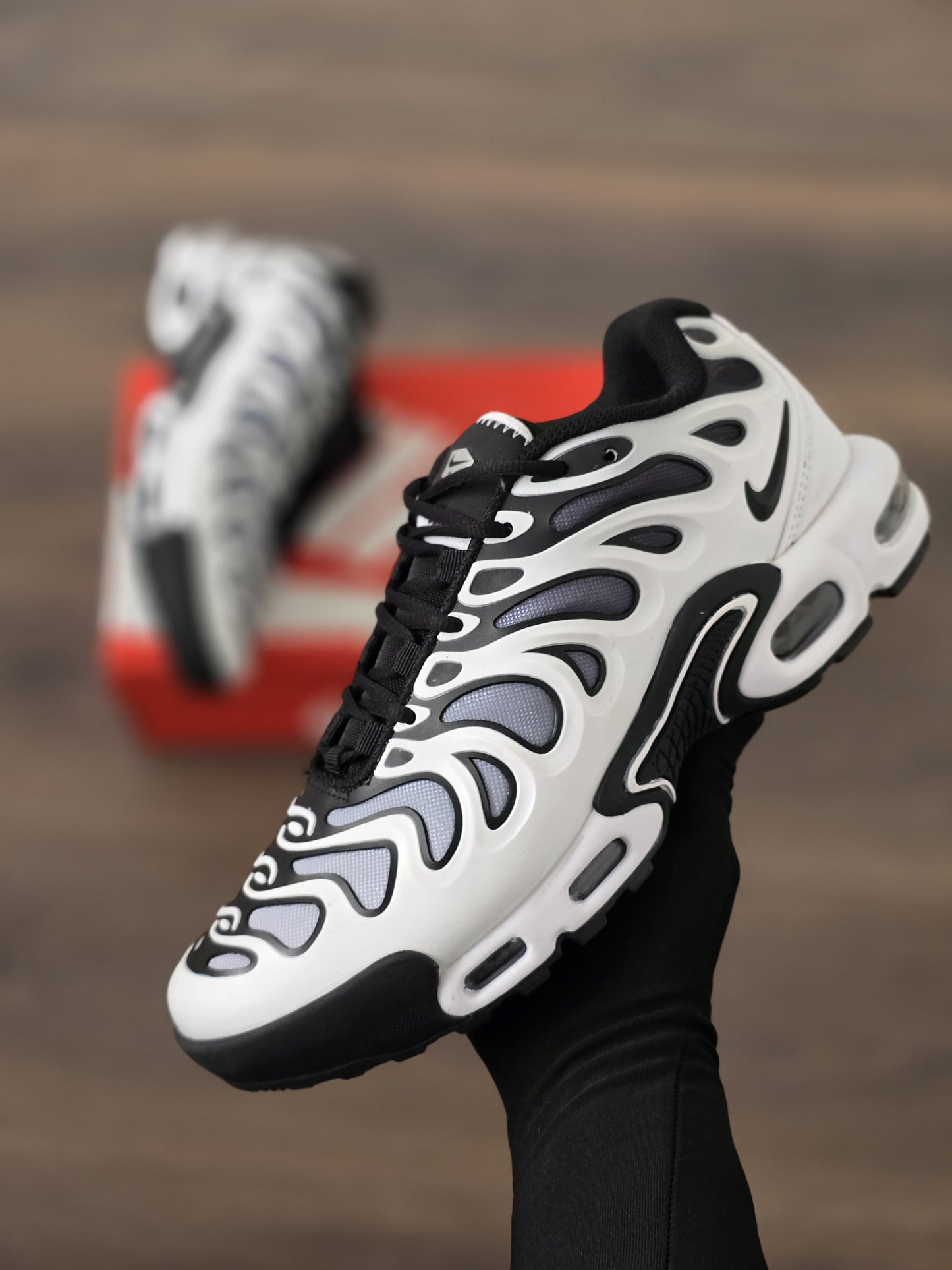 Air max plus drift blanca negra