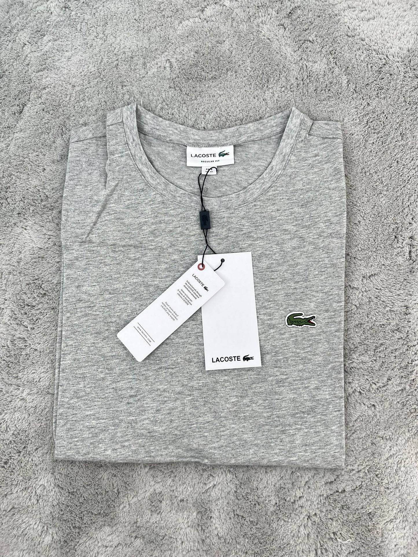 CAMISETA LACOSTE GRIS LOGO VERDE