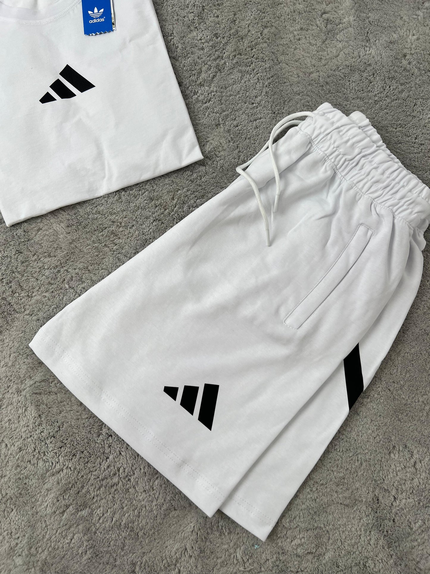 Conjunto corto adidas blanco logo negro