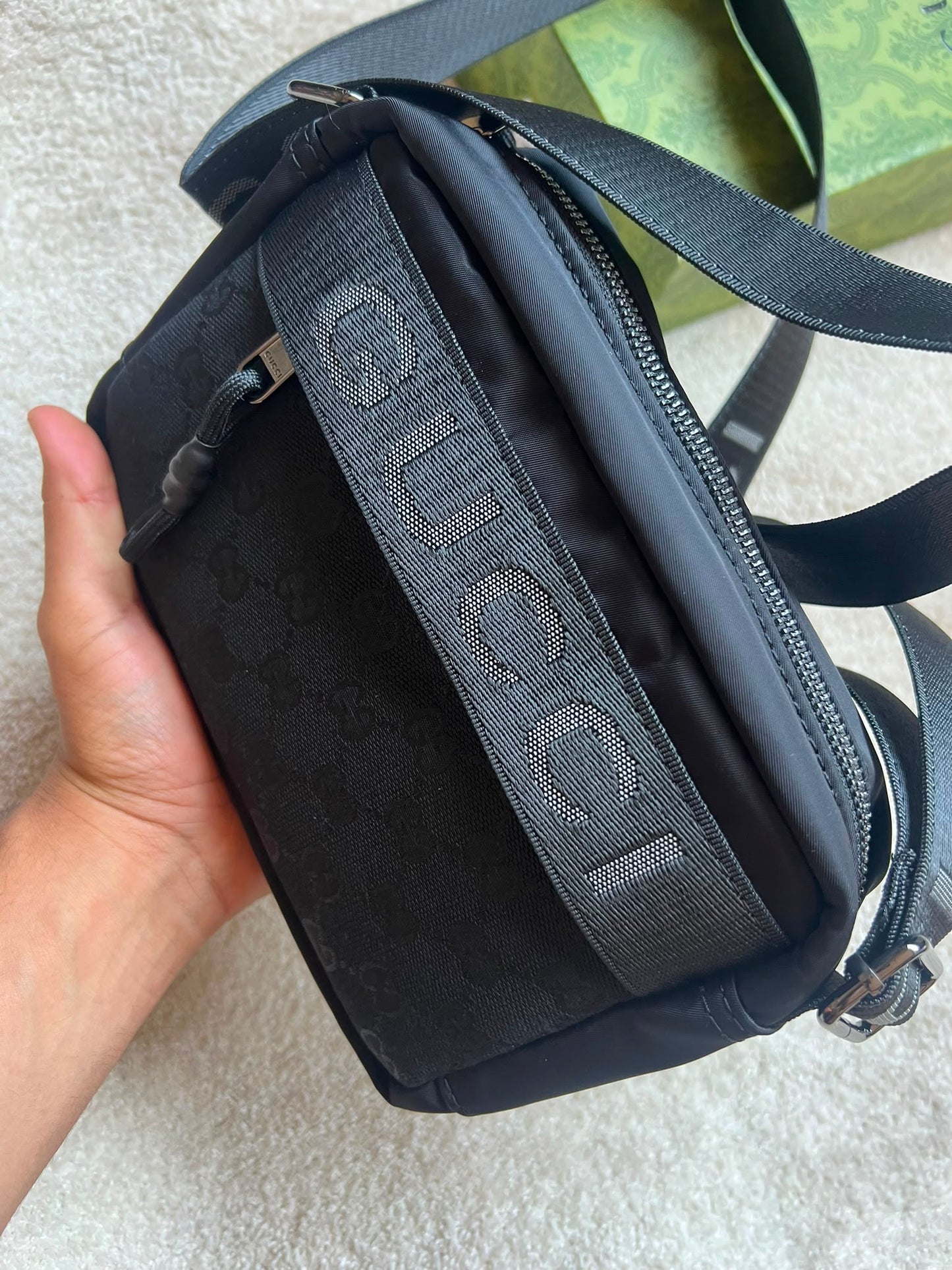 Bandolera Hombre Gucci negro detalles negros