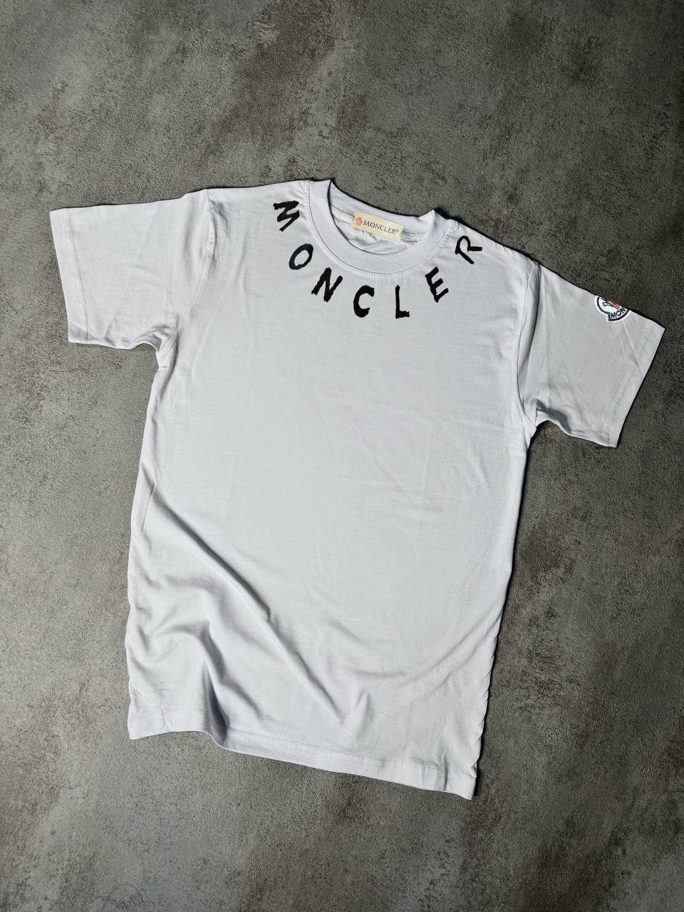 Camiseta Moncler blanco logo cuello negro