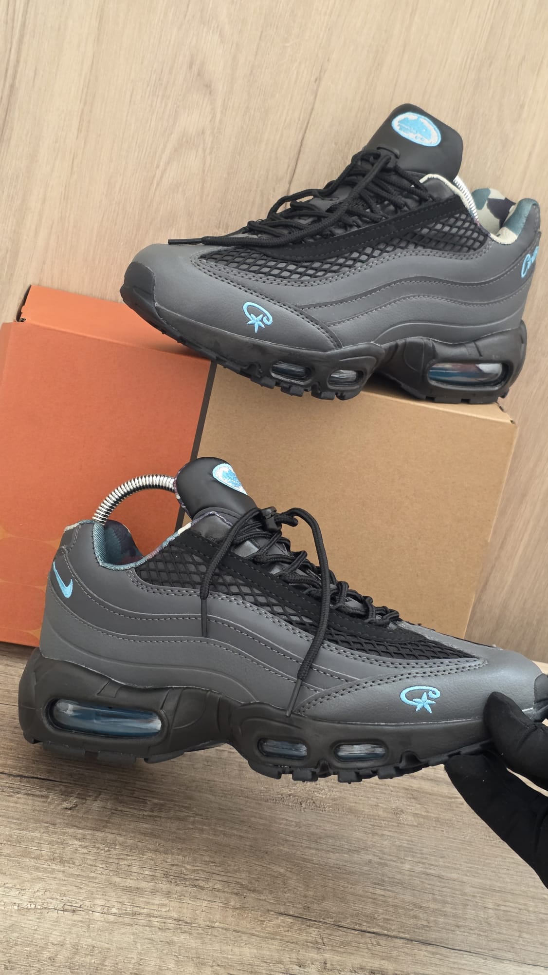 Air max 95 corteiz gris logo azul