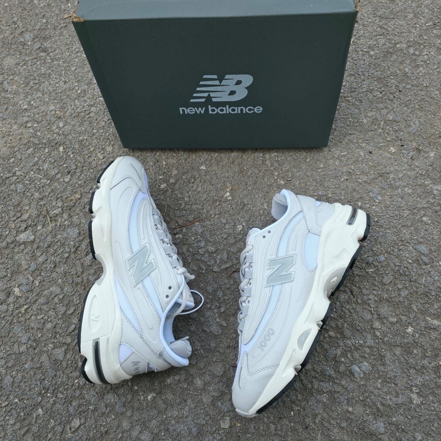 New balance 1000 blanco logo gris