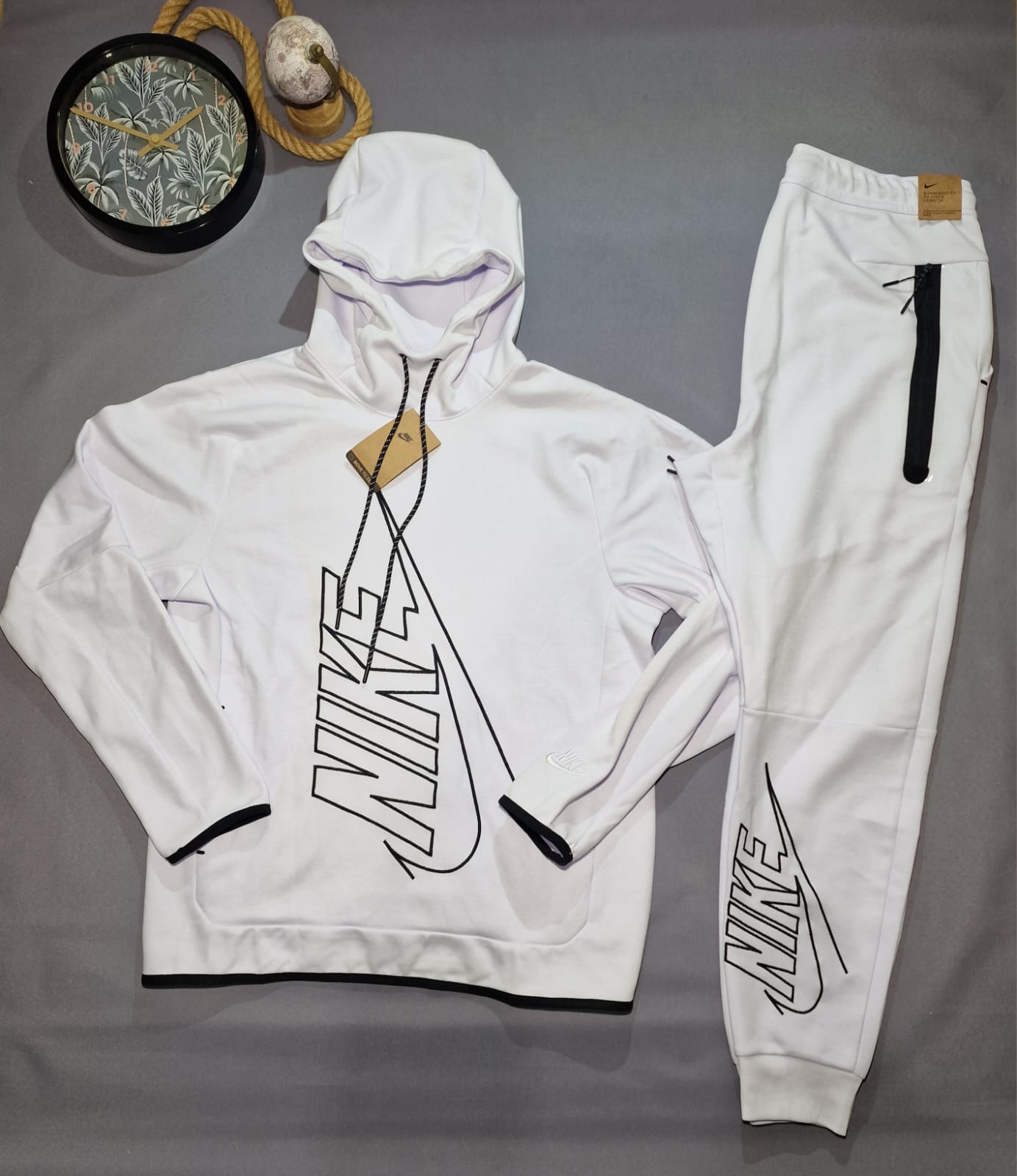 Chandal blanco logo negro