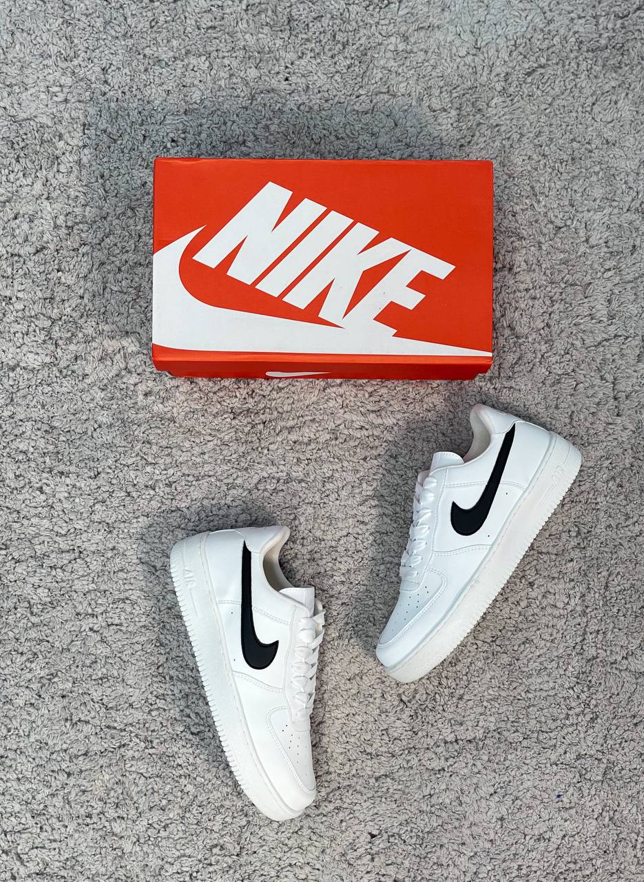 AIR FORCE 1 blancas logo negro