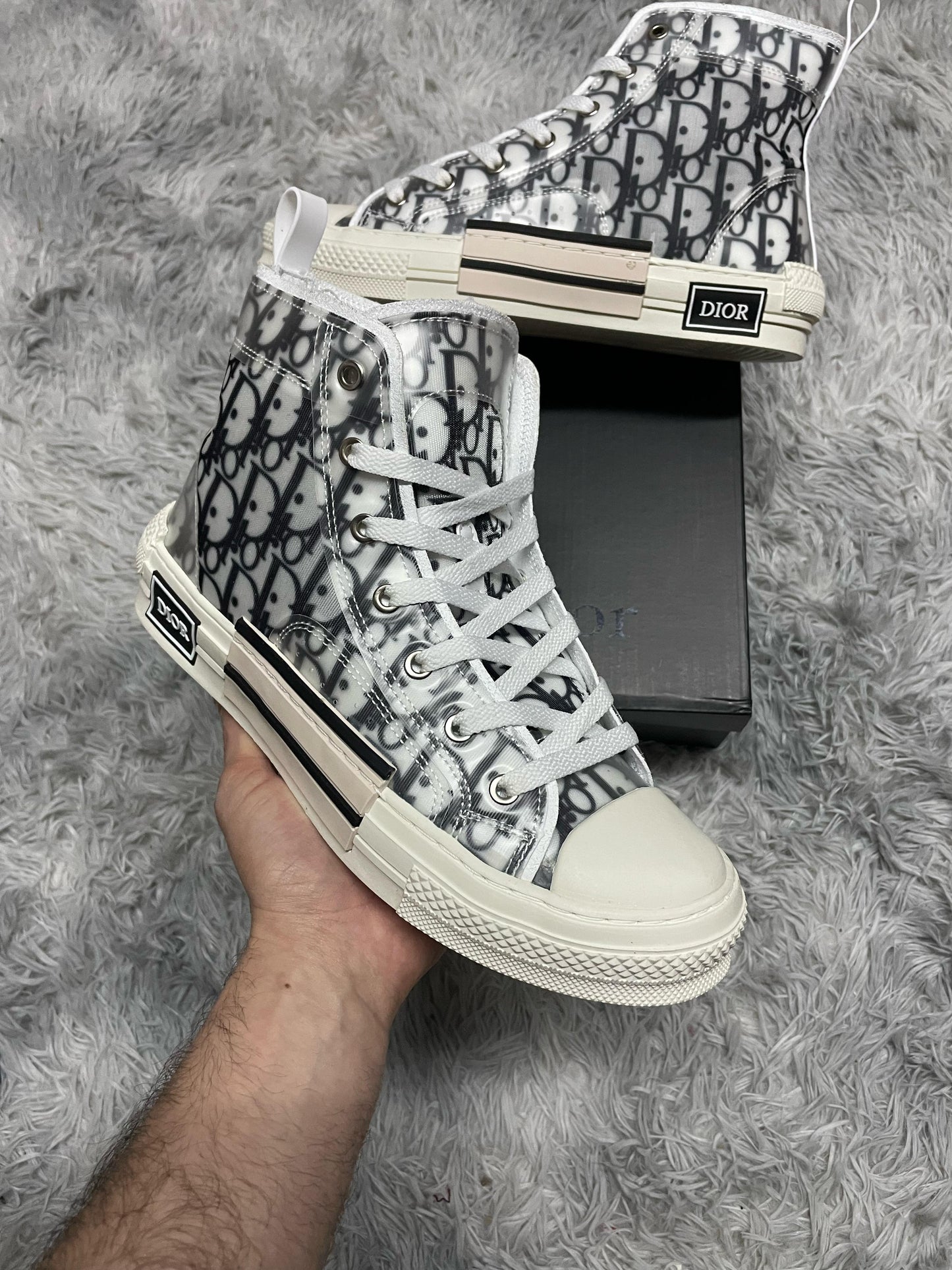 DIOR B23 blancas y negras