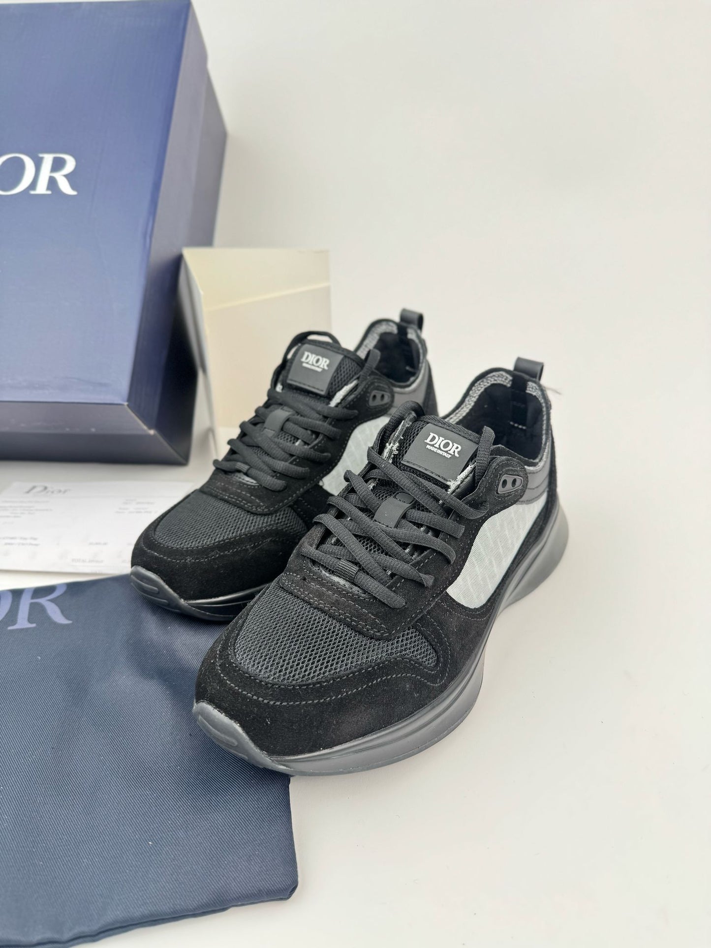 Dior b25 negras blancas y grises