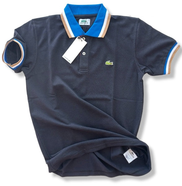 Polo Lacoste negro detalles beige y azules